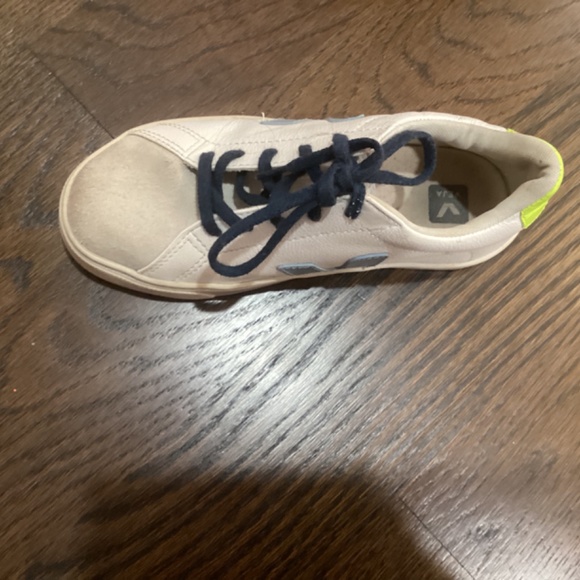 Veja sneakers kids size 35 European - Picture 3 of 4